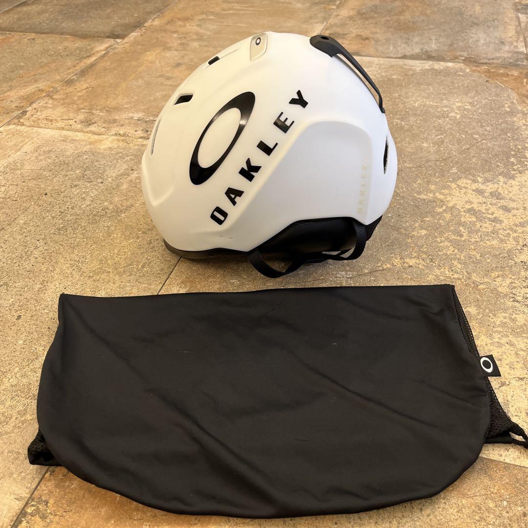 美品！OAKLEY オークリー　MOD3 ヘルメット