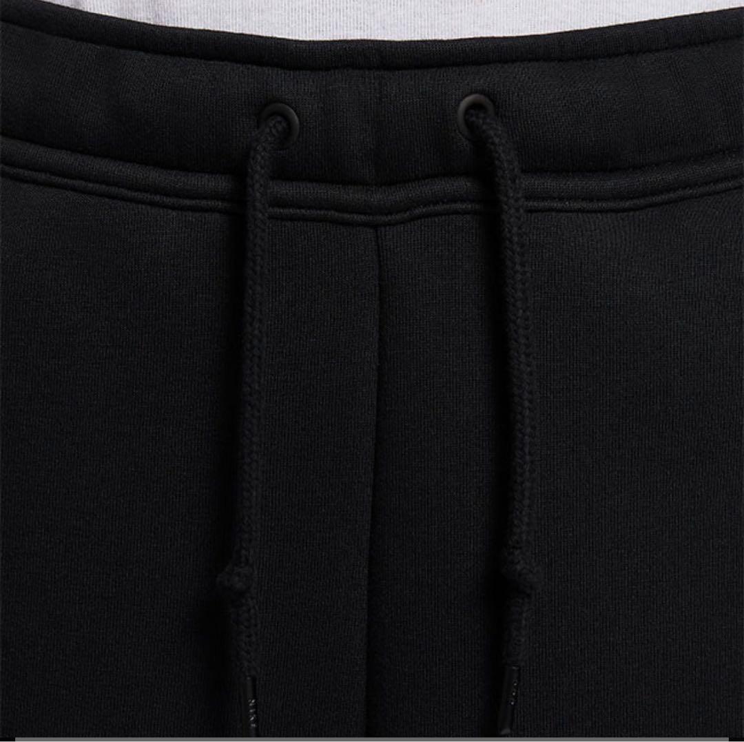 新品 未使用Nike ショートパンツ テックフリース S ブラック FB8172