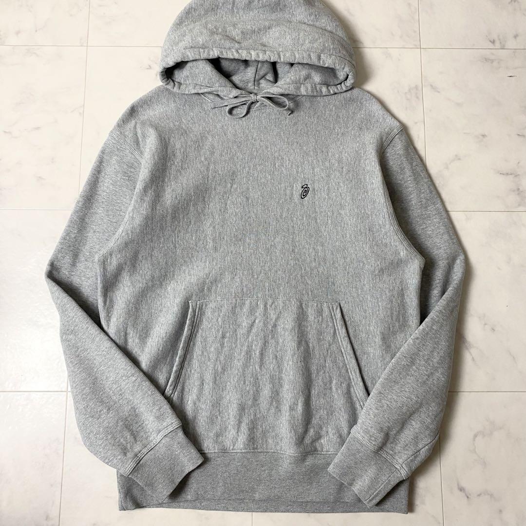 【人気デザイン】STUSSY ワンポイントロゴ刺繍 スウェット パーカー グレー 人気デザイン】STUSSY ワンポイントロゴ刺繍 スウェット