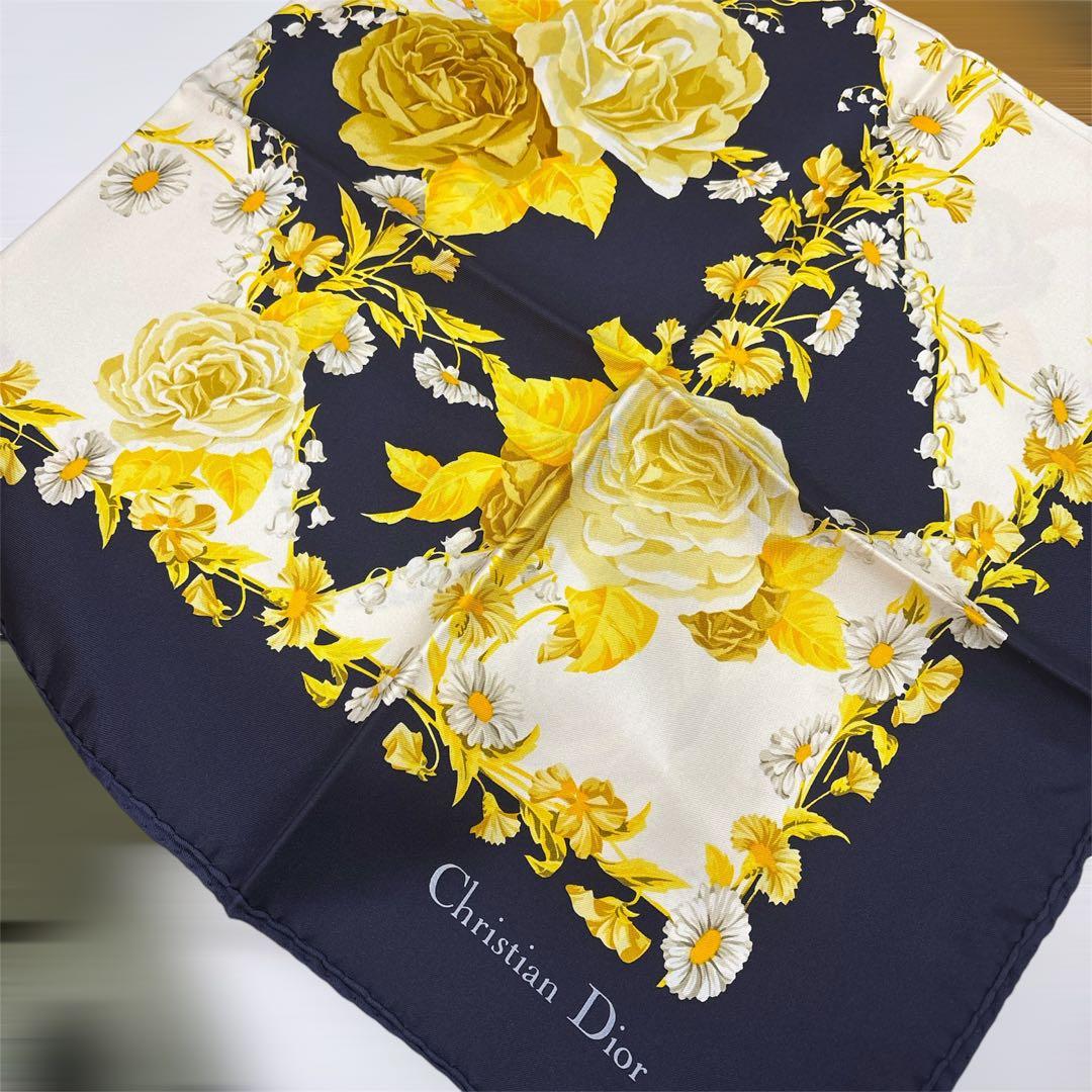Christian Dior 花柄シルクスカーフ