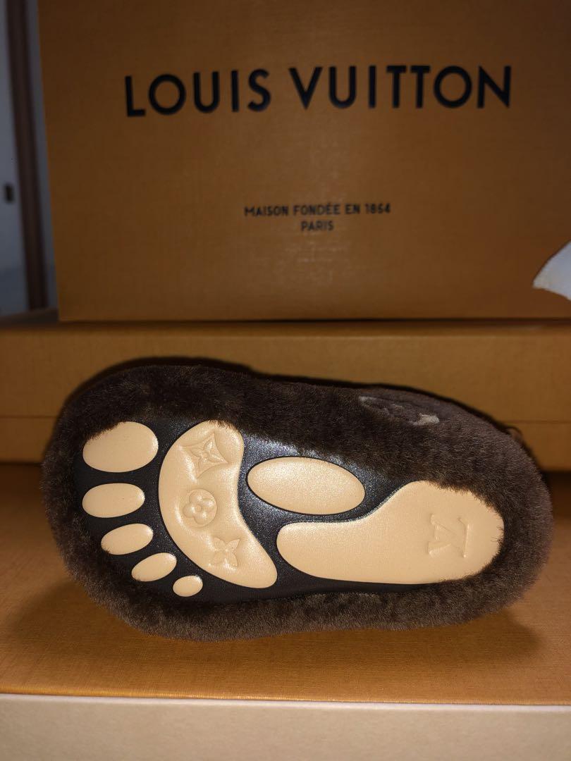 Louis Vuitton モノグラムフットプリントキーホルダー - メルカリ