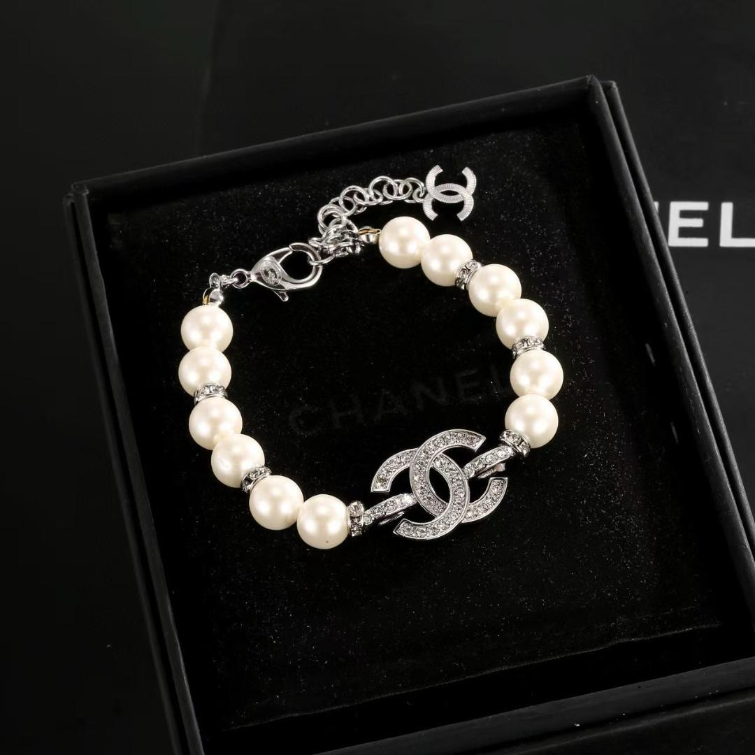 世界有名な ダブルCロゴ パール CHANEL ブレスレット メルカリ - アクセサリー