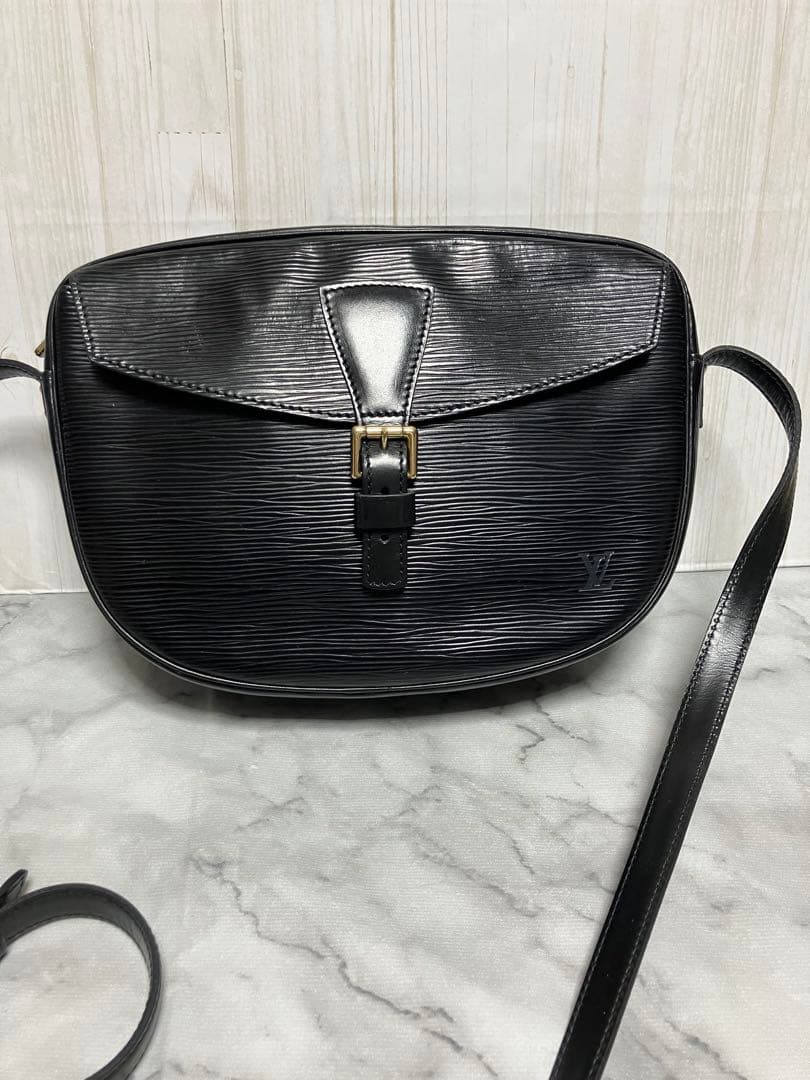 良品　ルイヴィトン　エピ　ジュヌフィーユ　ショルダーバッグ　メンズ　レディース