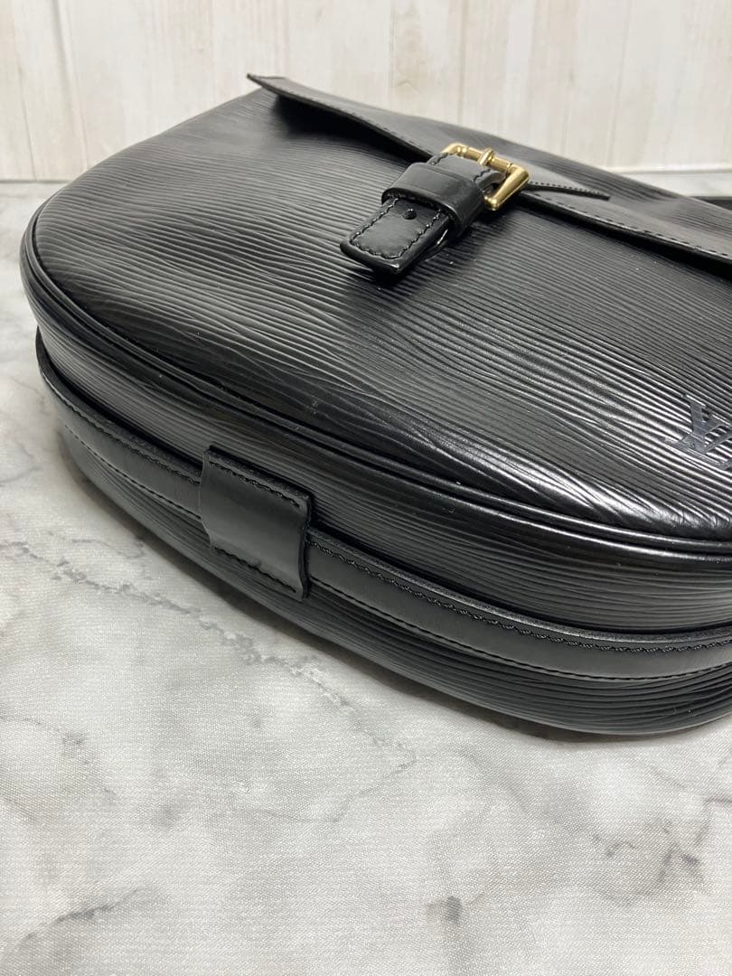 良品　ルイヴィトン　エピ　ジュヌフィーユ　ショルダーバッグ　メンズ　レディース