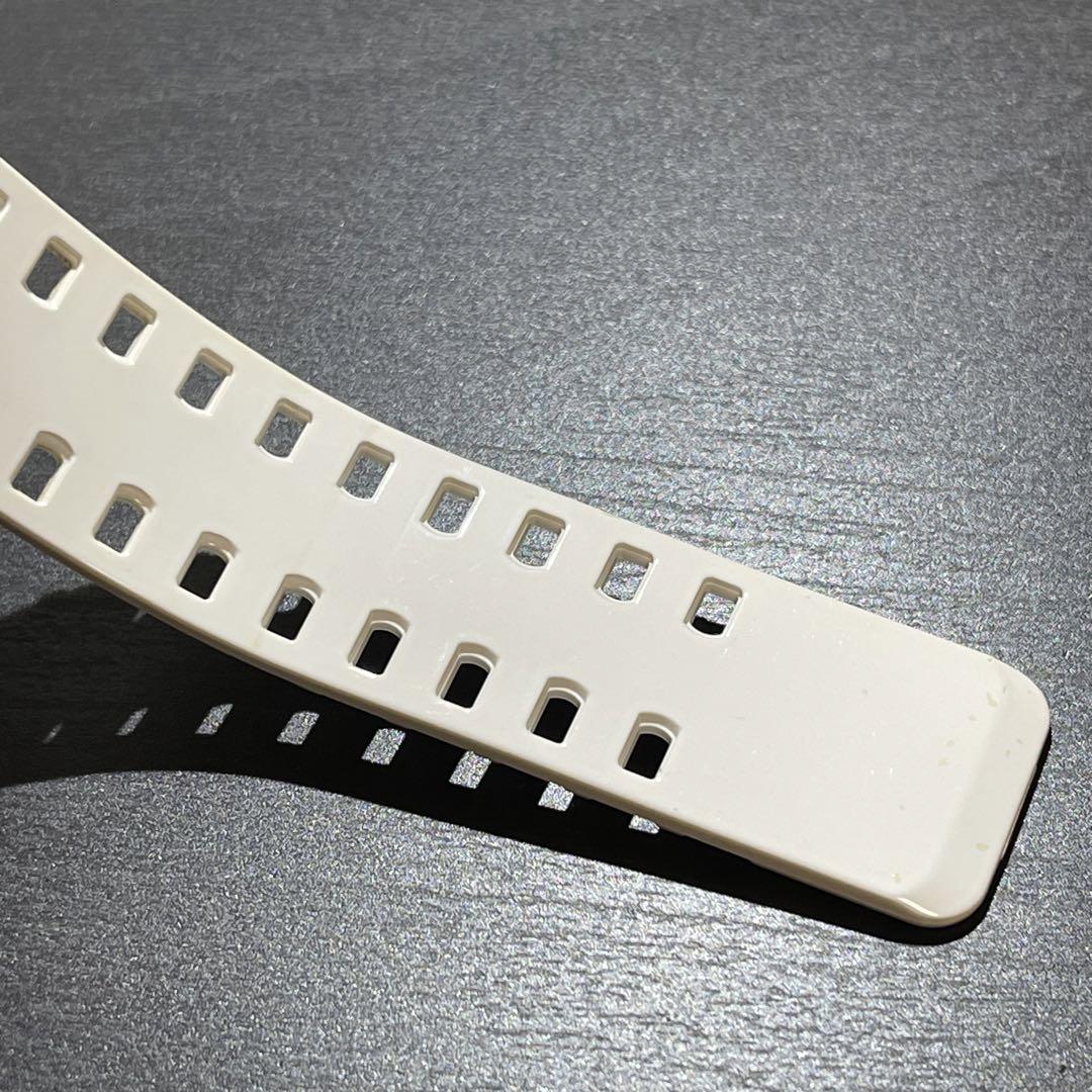 カシオG-SHOCK GA-110MC クレイジー　白　ホワイト　動作品