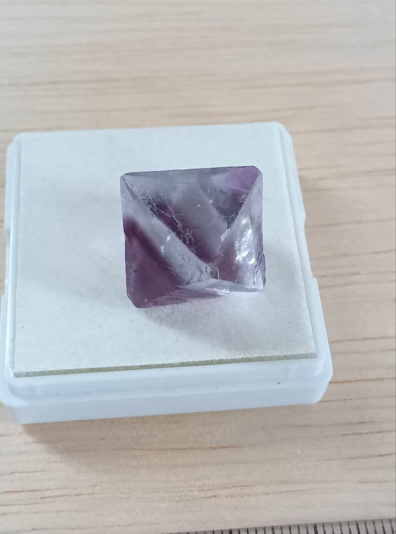 【希少】イリノイ産 フローライト 八面体 美品 【希少】イリノイ産 フローライト 八面体 美品