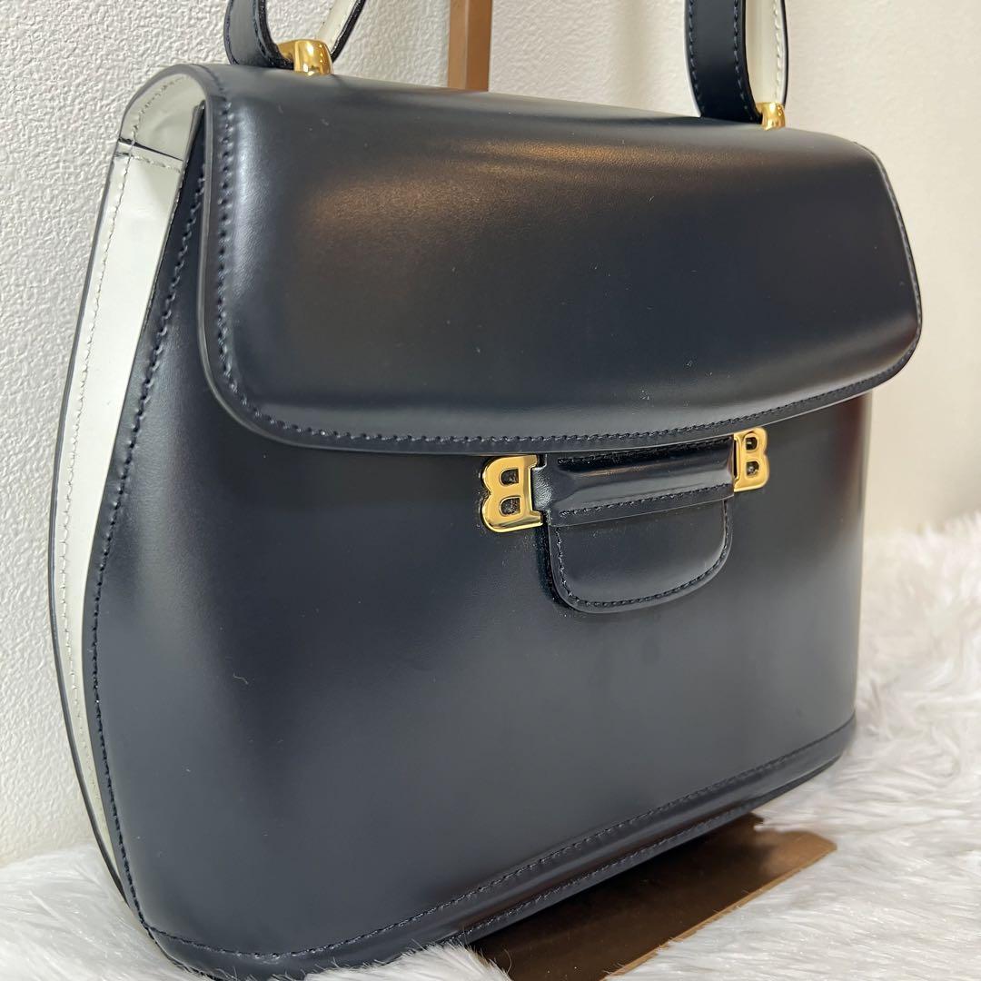 お気に入り バリー BALLYレザー ハンドバッグ ゴールド金具 紺 ネイビー 白 バッグ