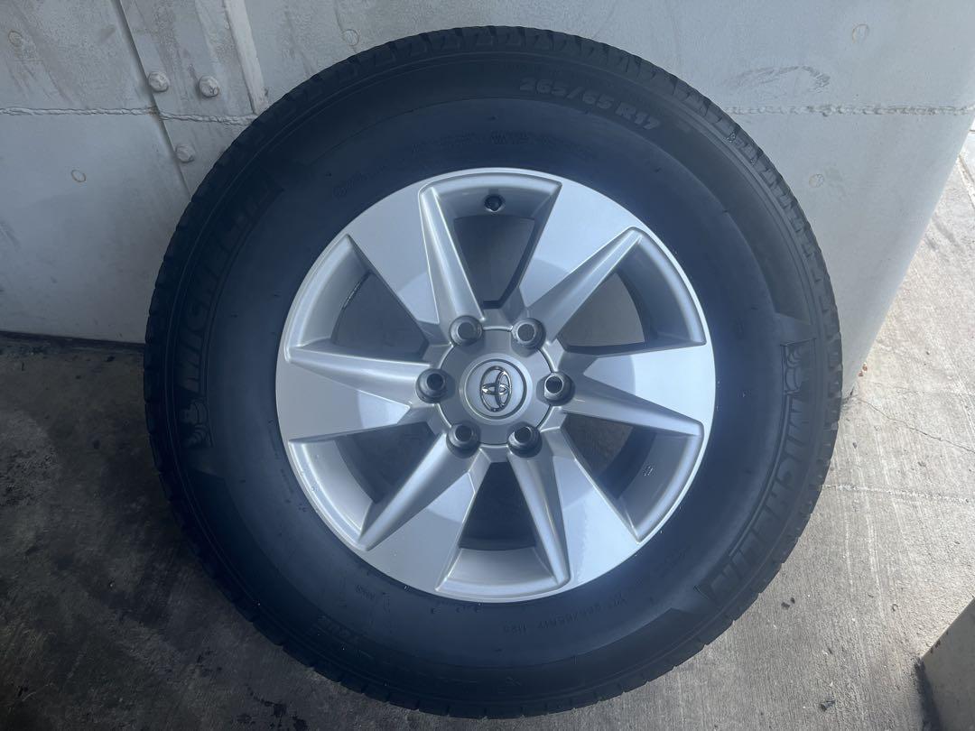 プラド 純正タイヤホイールセット265/65r17