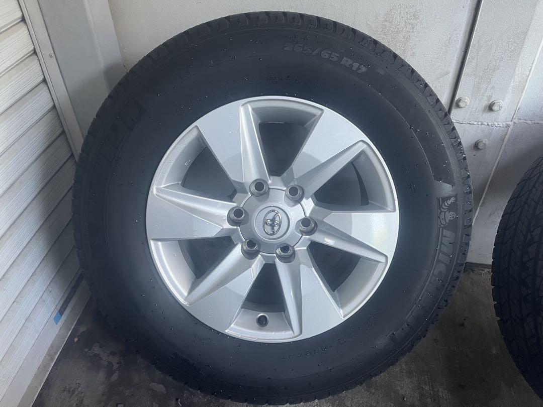 プラド 純正タイヤホイールセット265/65r17