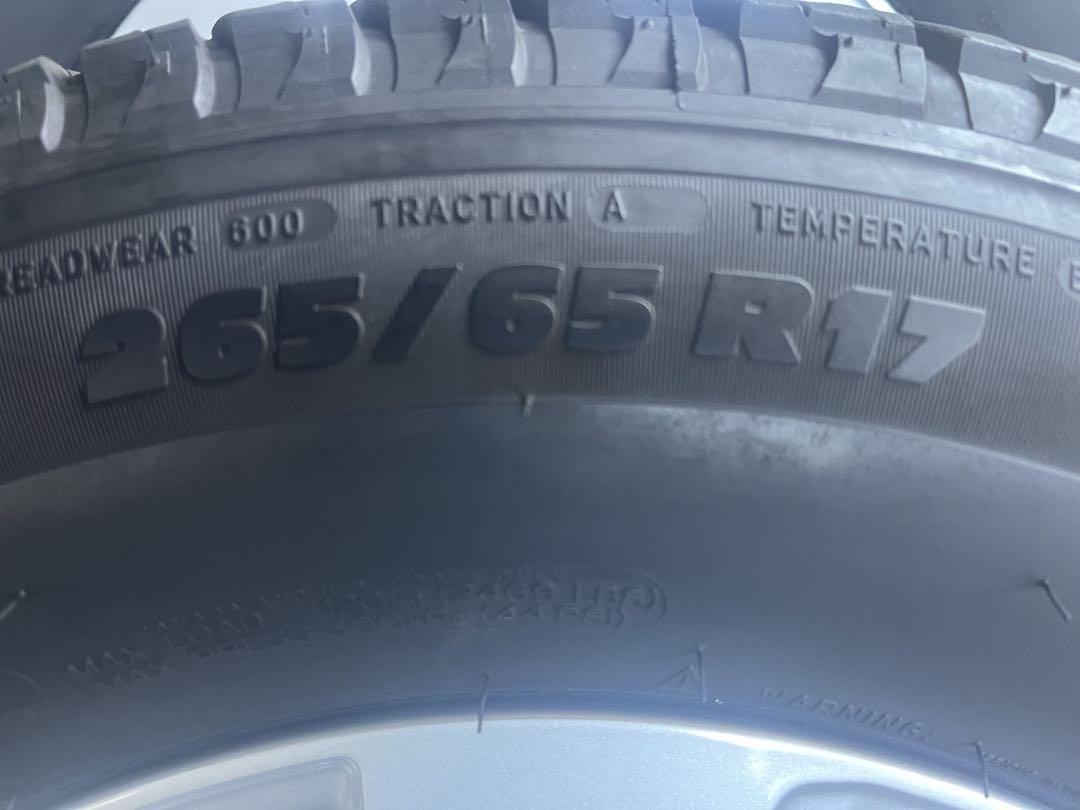 プラド 純正タイヤホイールセット265/65r17