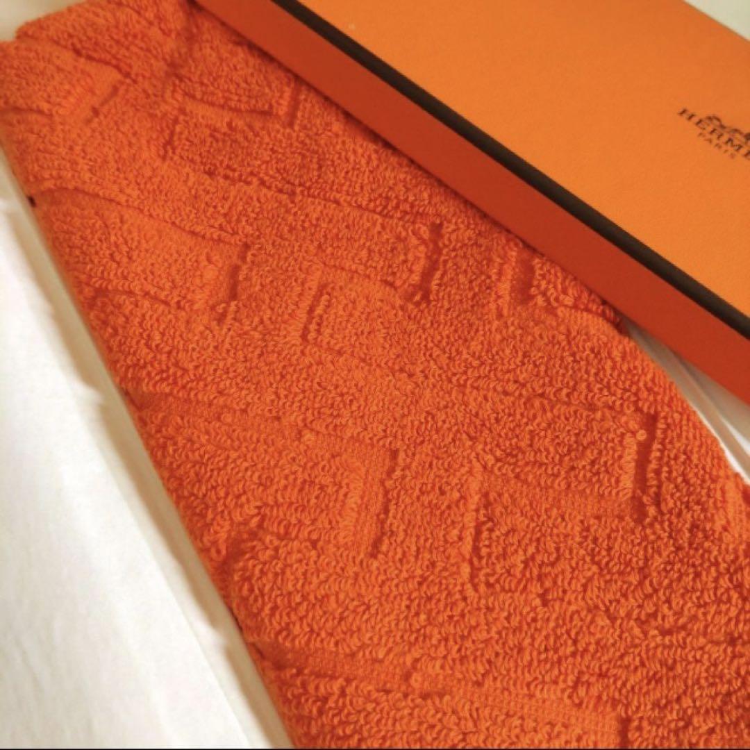 HERMES エルメス　ステアーズ カレ　タオル　ハンカチ