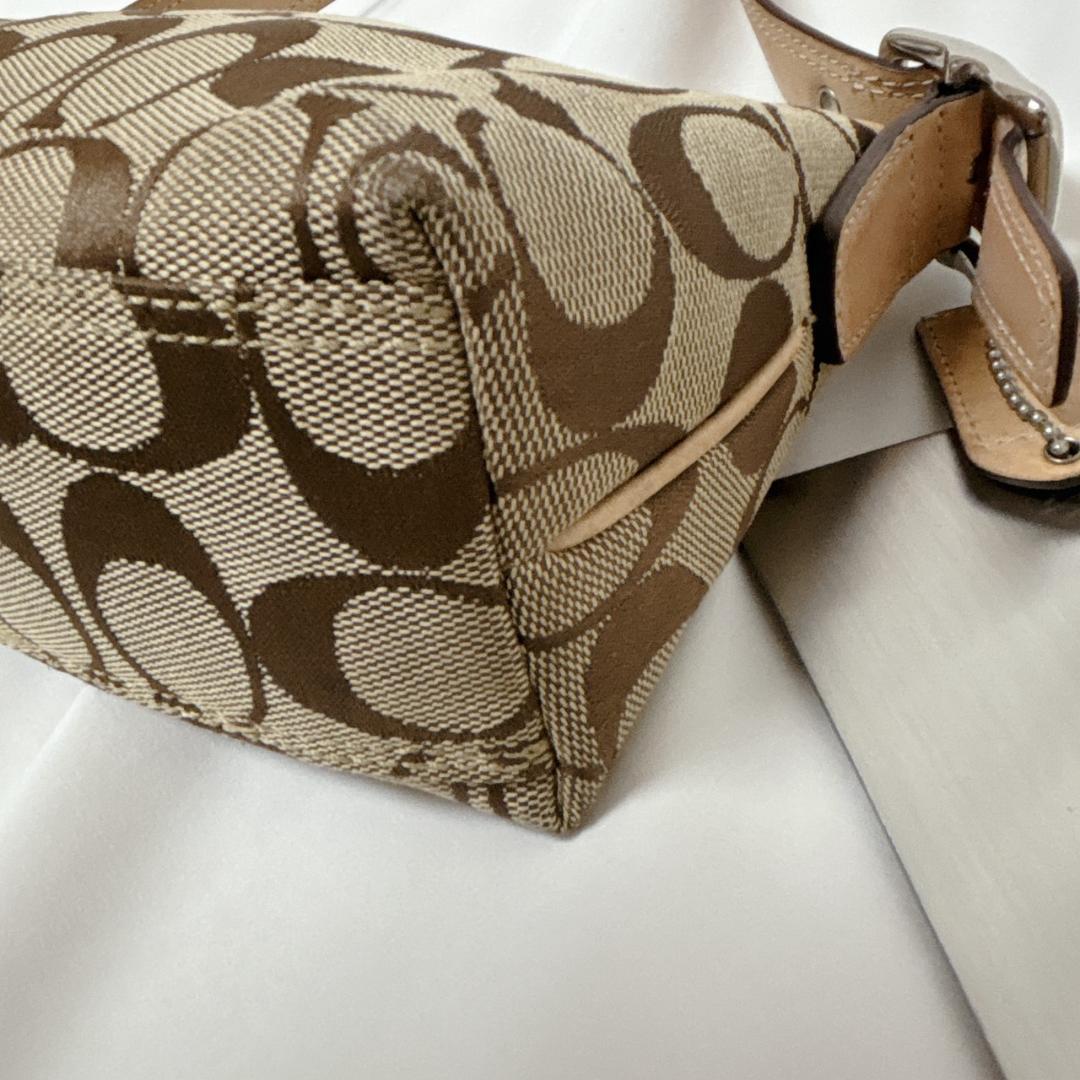 COACH ソーホー　シグネチャー　アクセサリーポーチ　ハンドバッグ