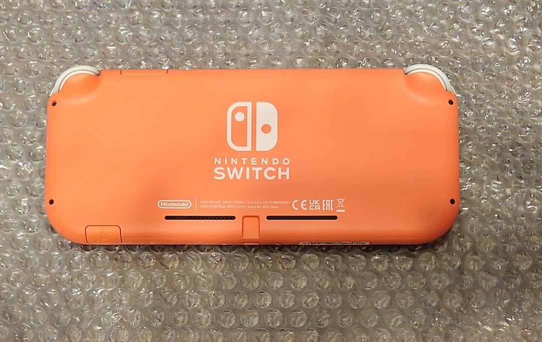 任天堂Switchライト 本体　111 任天堂Switchライト 本体 111