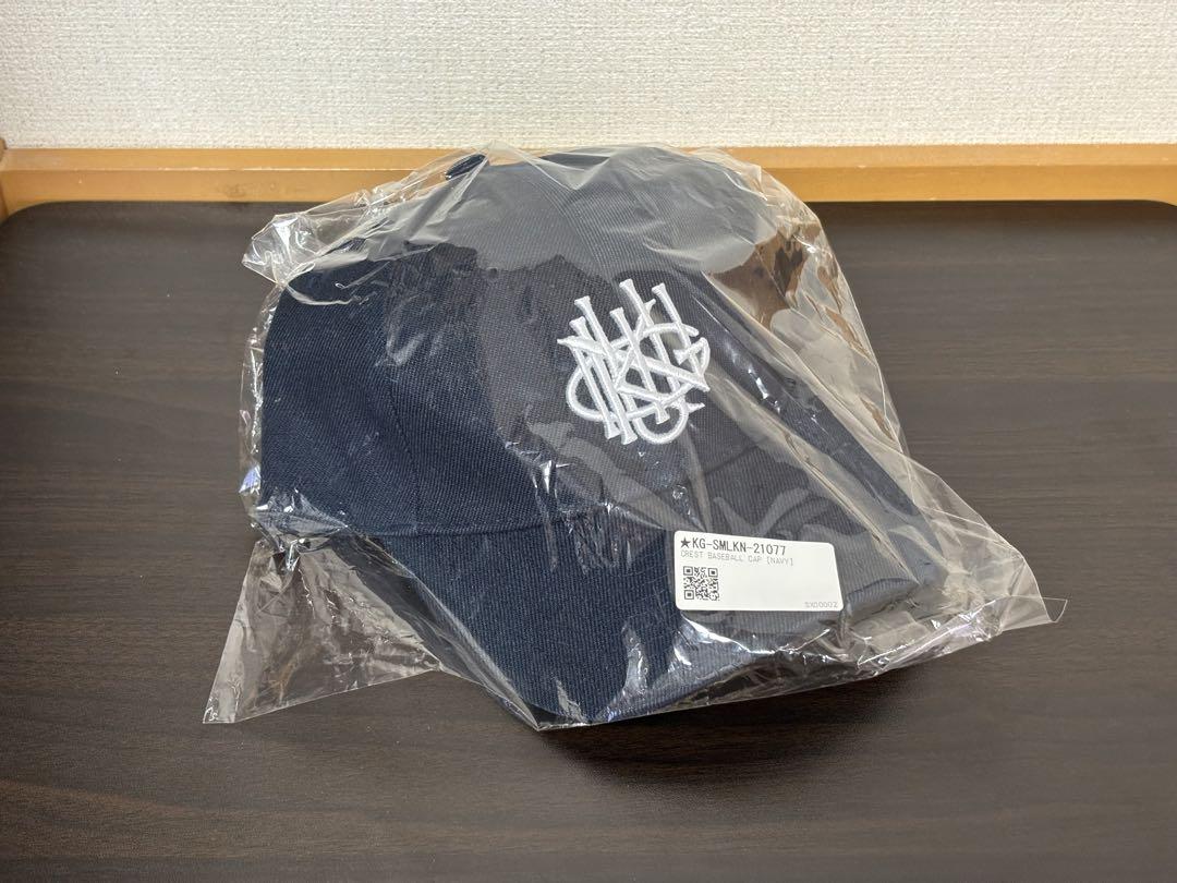 美品King Gnu CREST BASEBALL CAP NAVYキングヌー King Gnu オフィシャル・グッズ通販/商品詳細 CREST BASEBALL