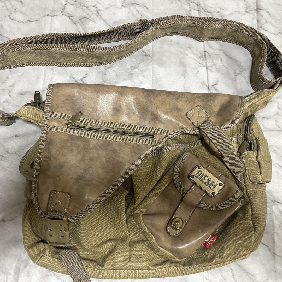 DIESEL　ディーゼル　メッセンジャーバッグ　ナイロン　カーキ　刺繍　y2k DIESEL ヴィンテージ ミリタリーショルダーバッグ カーキ Y2K