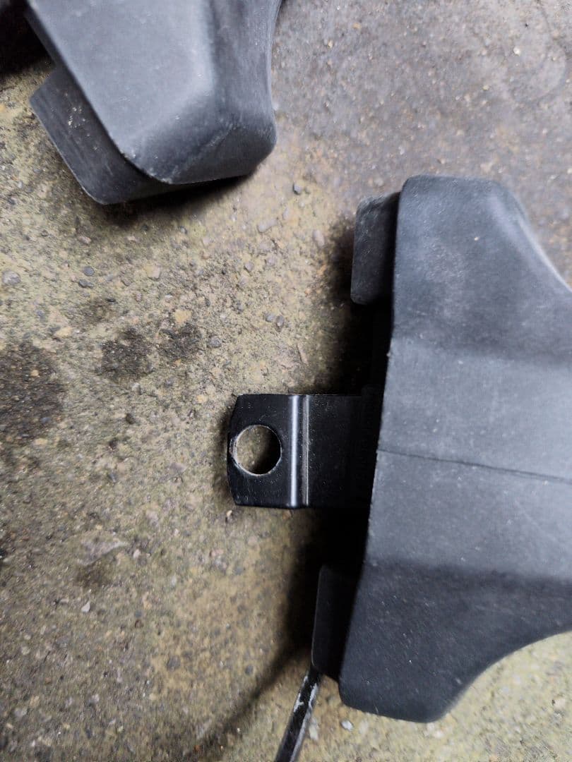 THULE キャリアベース 750 鍵付きThule BRIGHTFACE_UK