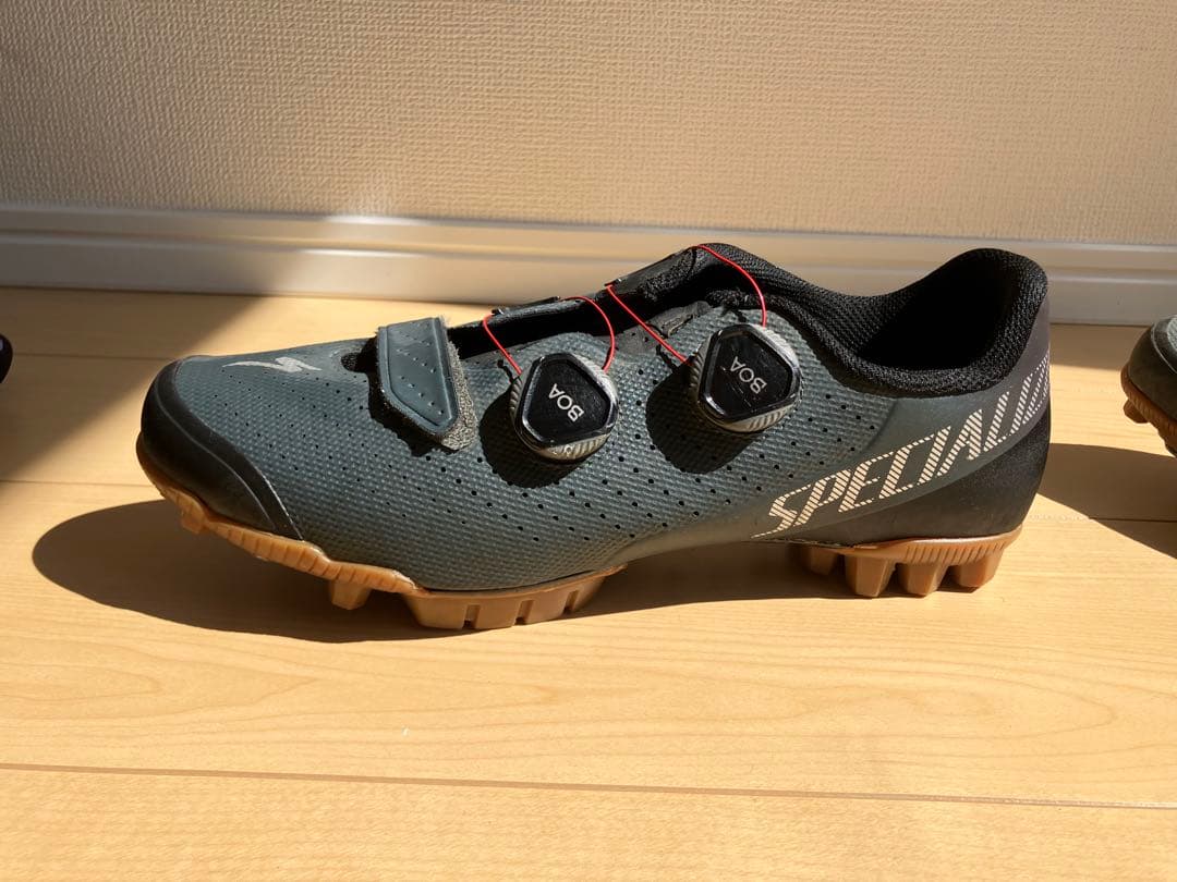サイズ42.5SPECIALIZED