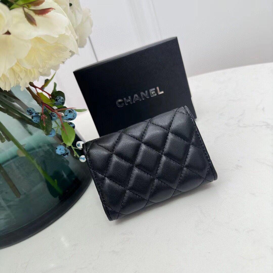 【美品】☆CHANEL☆（シャネル）コンパクト 折り財布