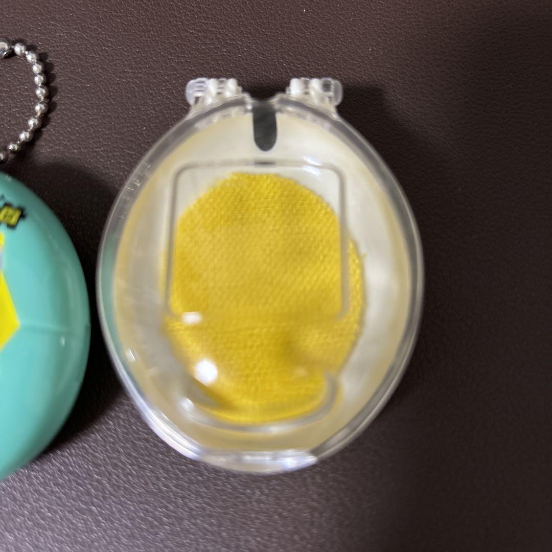 【美品】初代たまごっち (イエロー) 保護ケースと電池付き　動作確認済 たまごっち 初代 グリーン イエロー ケース付き - メルカリ