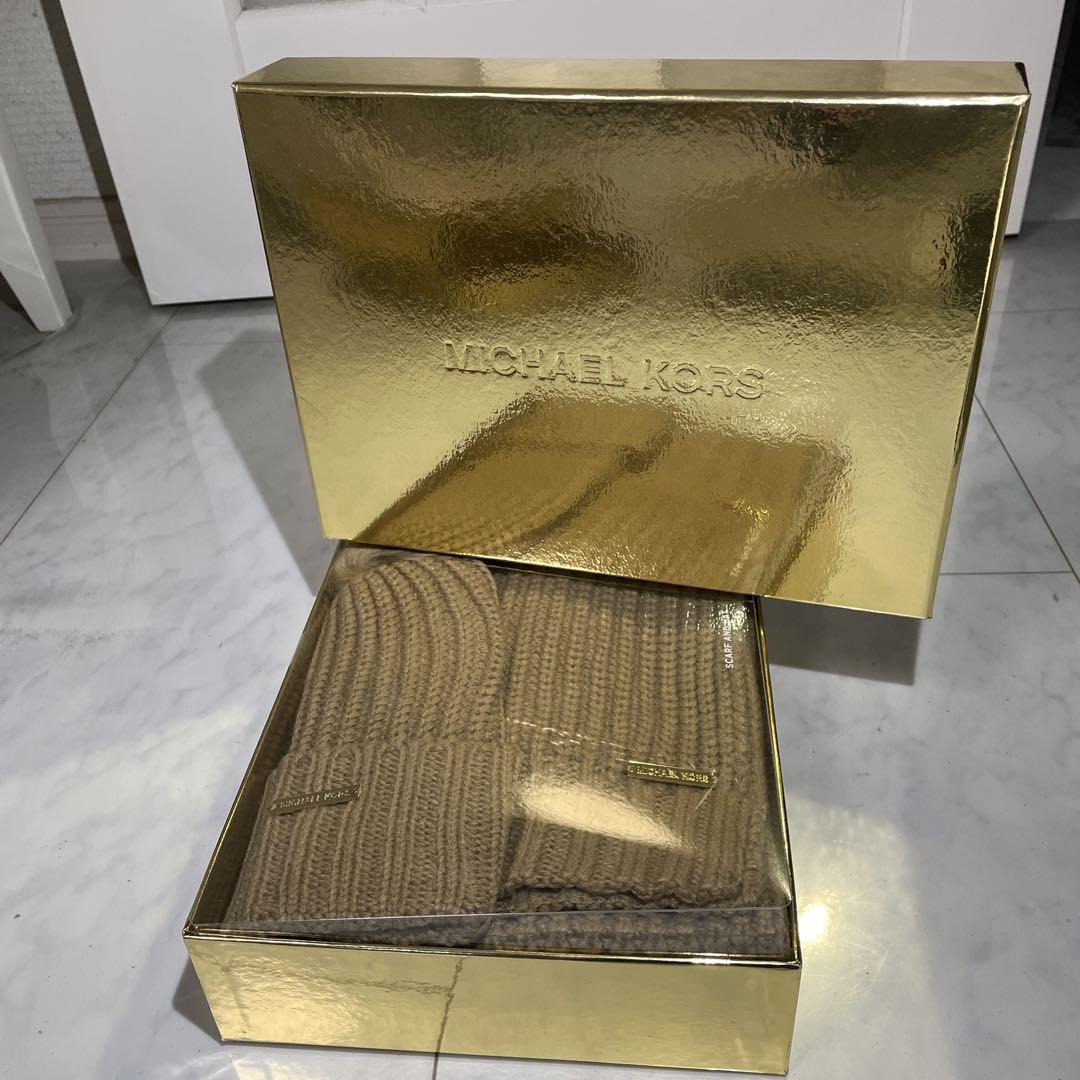 Michael Kors 新品未使用 ニット帽 マフラー のセット ベージュ
