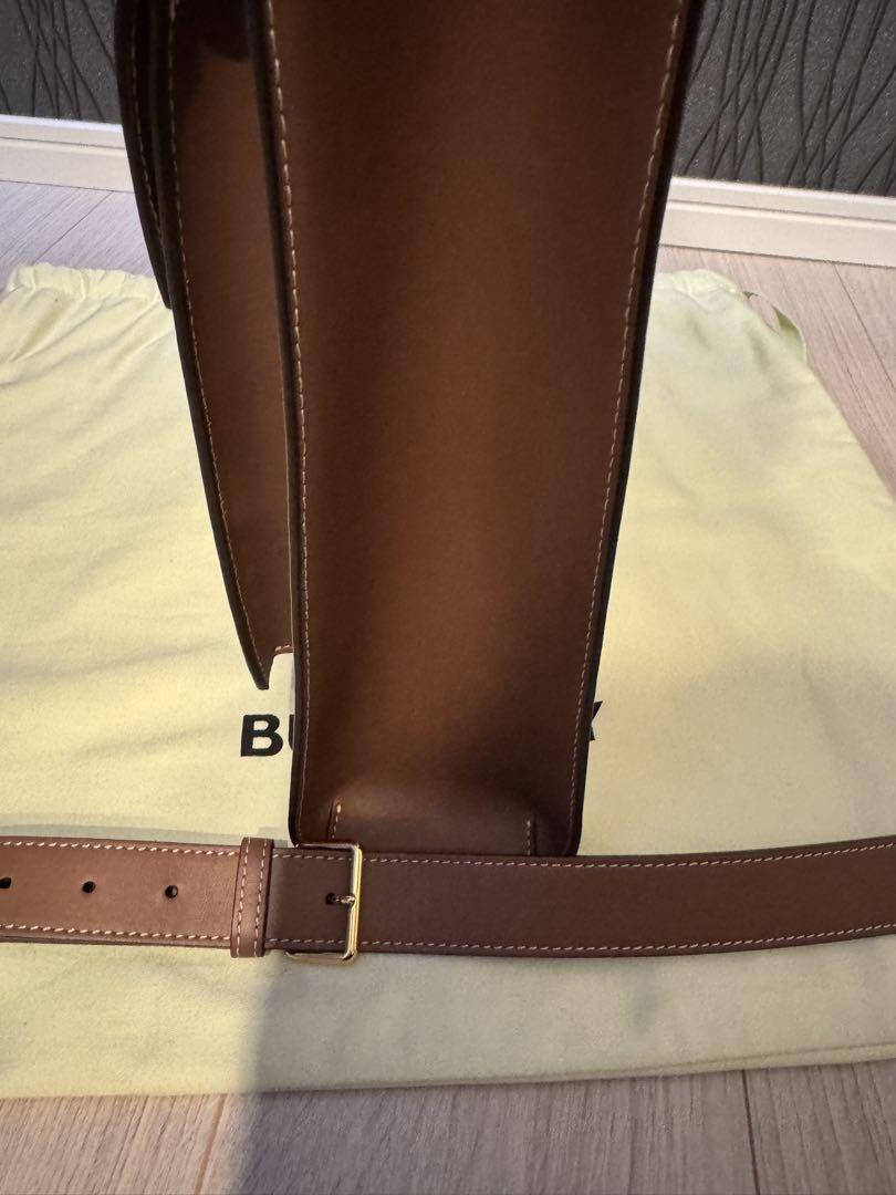 BURBERRY ポケットバッグ　ミディアムショルダーバッグ ホワイト/ブラウン