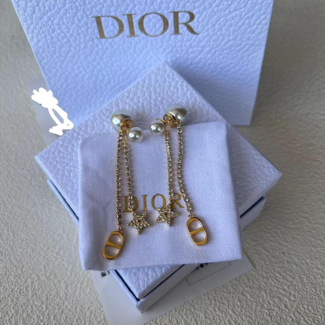 Dior ゴールドパールピアス - メルカリ