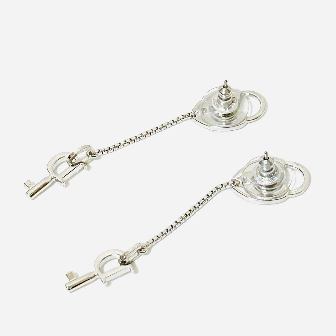 未使用 Christian Dior カデナ＆キー ハート チェーン ピアス