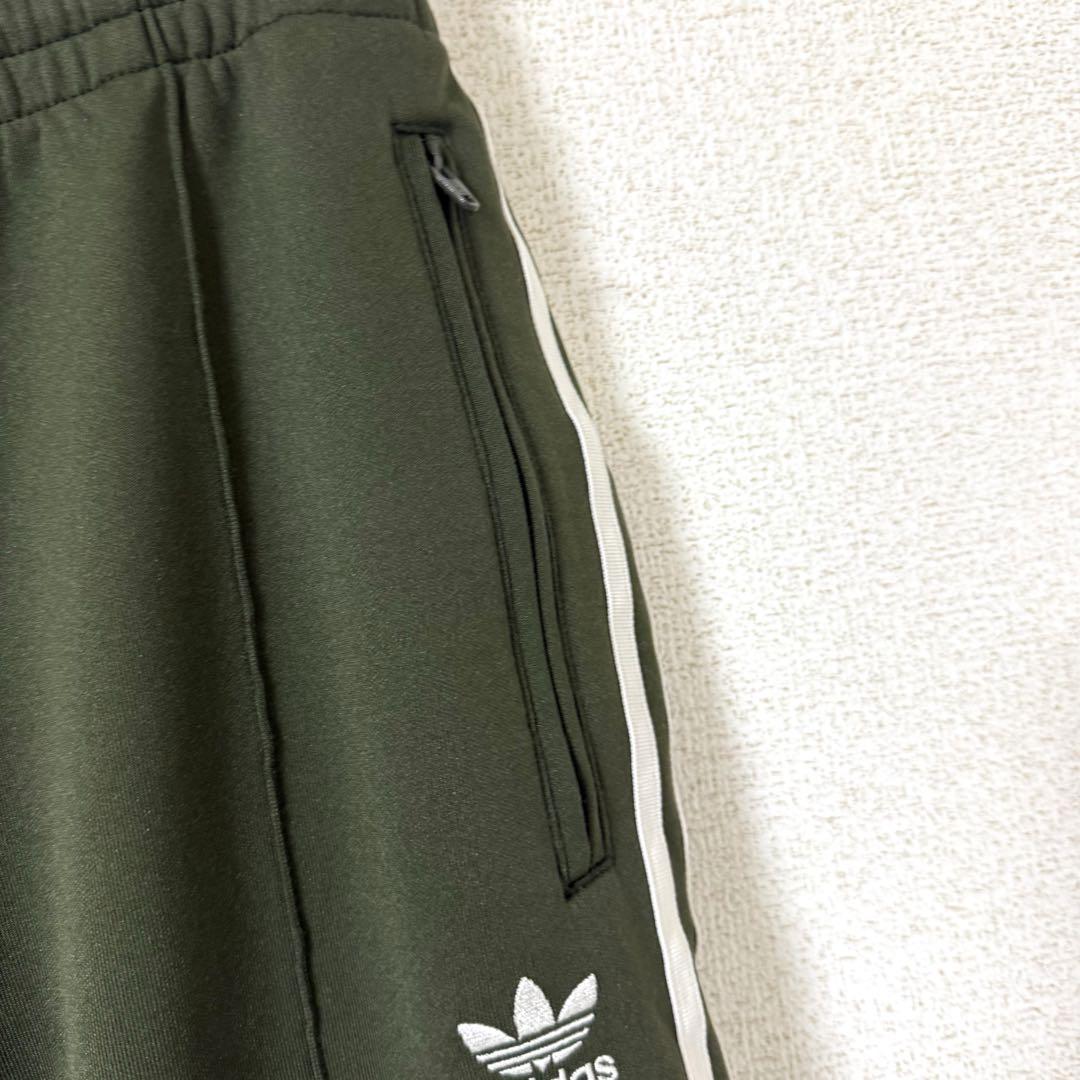 アディダスadidasオリーブグリーン緑トラックパンツジャージ