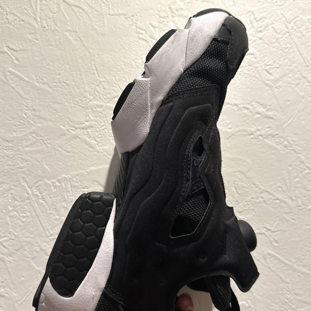 Reebok インスタポンプフューリー ブラック/ホワイト　24㎝