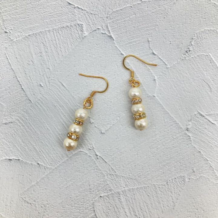 ハンドメイドピアス⭐️NO.028✨パールピアス✨揺れるピアス✨ゴールド✨ - メルカリ ハンドメイドピアス⭐️NO.028✨パールピアス✨揺れるピアス✨ゴールド✨ - メルカリ