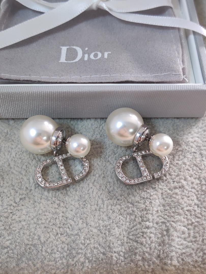 Dior（クリスチャンディオール） パールピアス　CD　人気美品