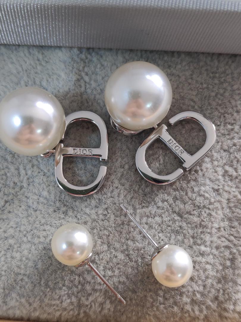 Dior（クリスチャンディオール） パールピアス　CD　人気美品