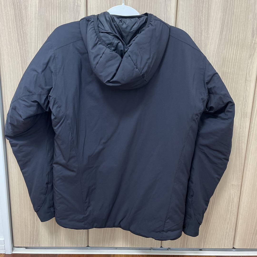 早い者勝ち　アークテリクス　アトムフーディAR ブラック　atom hoodie