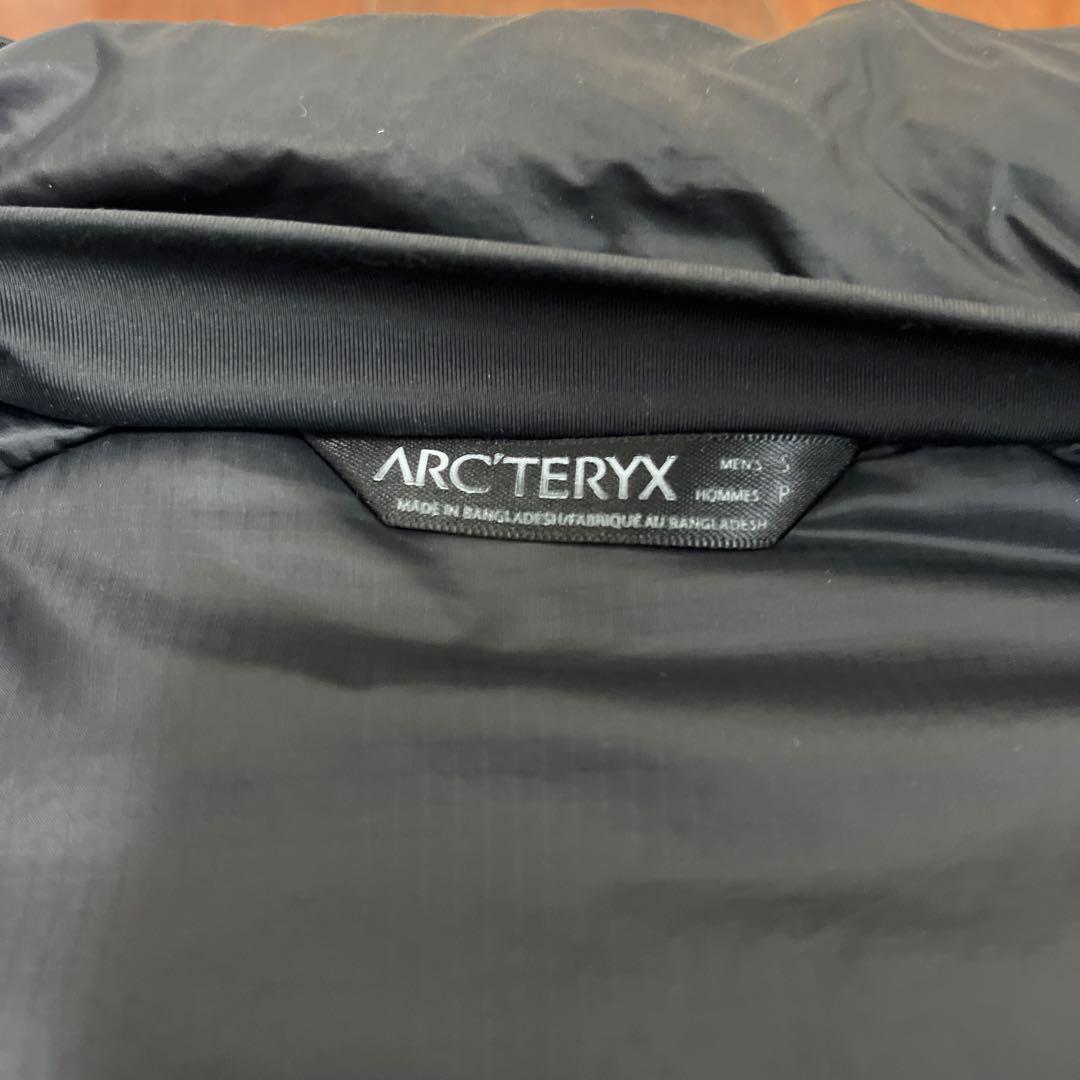 早い者勝ち　アークテリクス　アトムフーディAR ブラック　atom hoodie