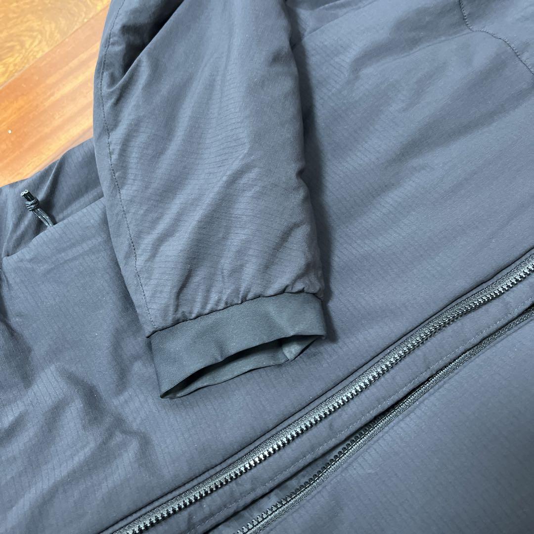 早い者勝ち　アークテリクス　アトムフーディAR ブラック　atom hoodie