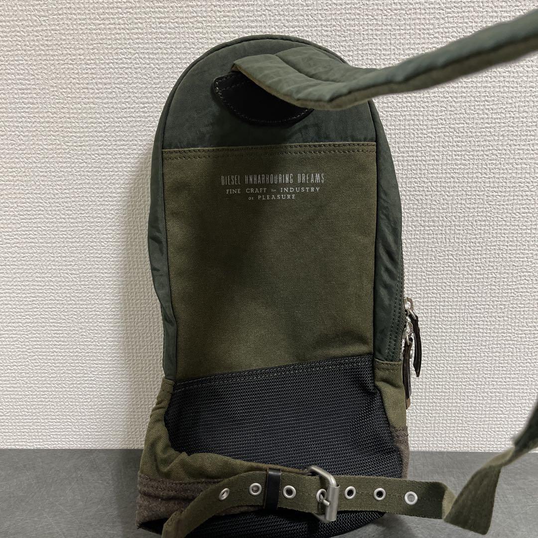 【値下げしました】DIESEL オリーブグリーン ボディバッグ
