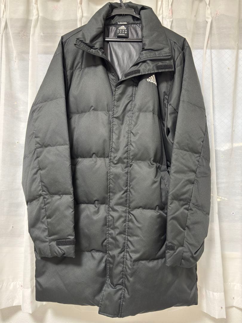 adidas ダウンジャケット　ベンチコート