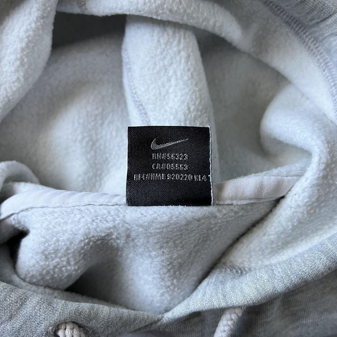 袖ロゴ NIKEパーカー古着かぶり