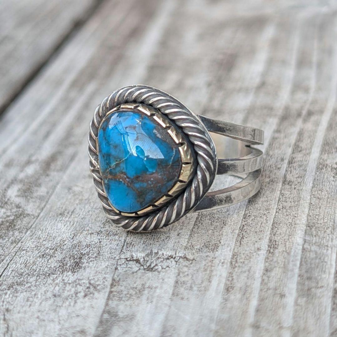 ハンドメイドのターコイズリング インディアンジュエリー風 人差し指狙い