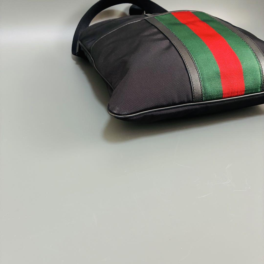 GUCCI グッチ シェリーウェビングライン ショルダーバッグ ブラック