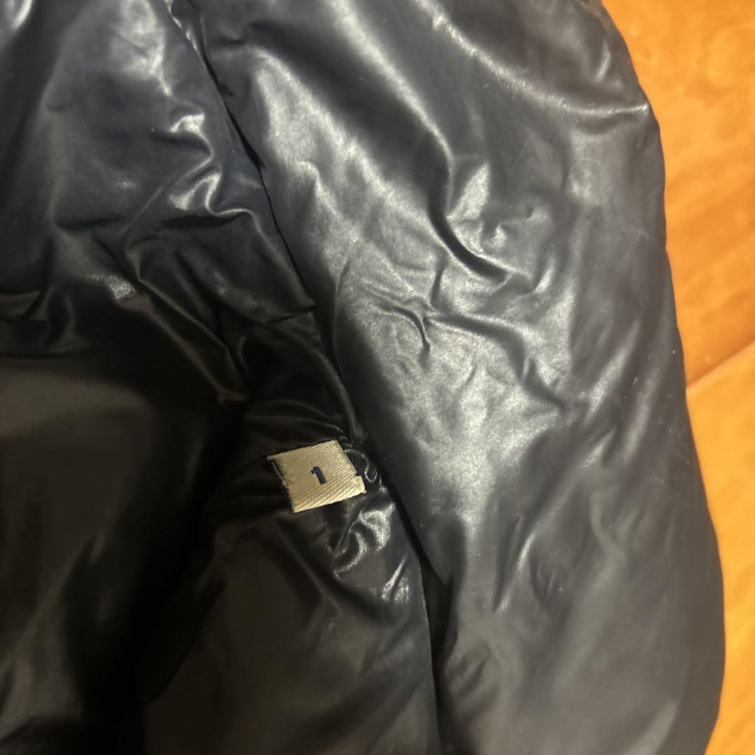 MONCLER 黒 ダウンベスト