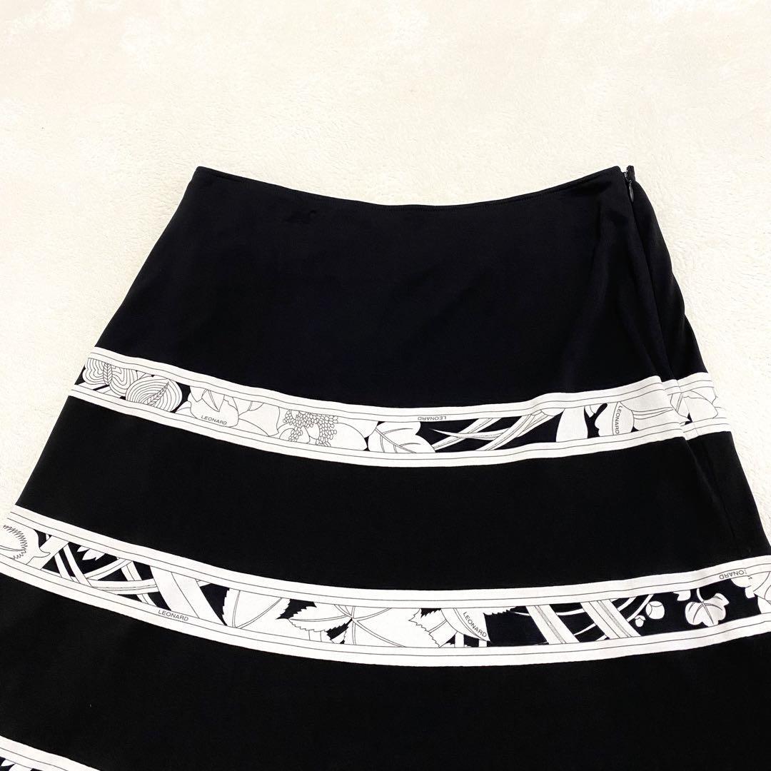 2XL相当/美品】レオナール フレアロングスカート 花柄 黒白 76