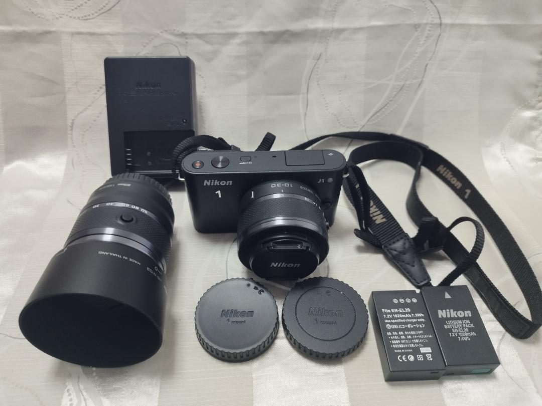 ひろき様専用　Nikon 1 J1 ミラーレスカメラ ダブルズームキット