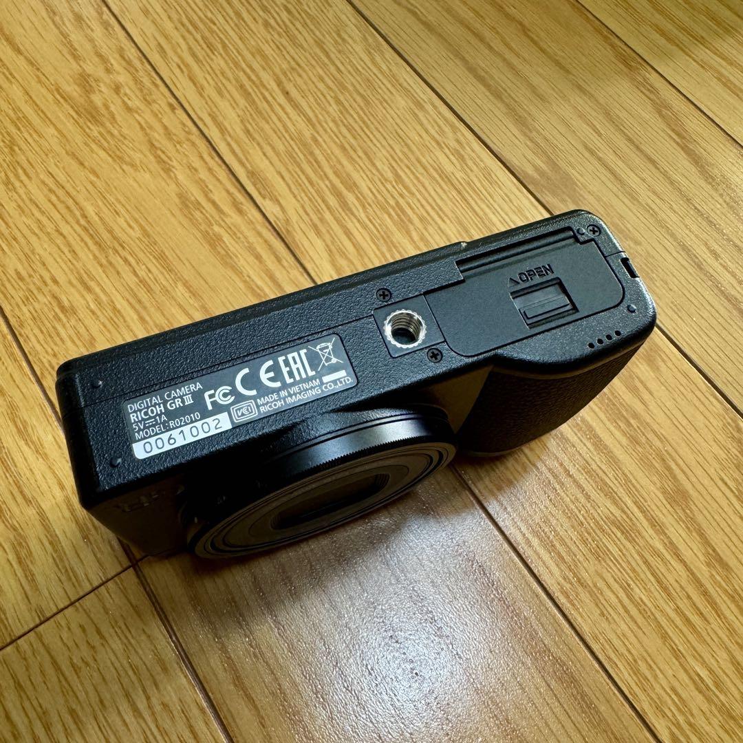 【整備品】【極美品】RICOH GR III コンパクトデジタルカメラ