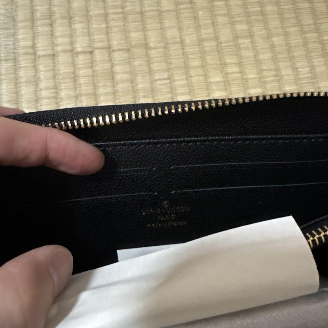 ブラック レザー長財布　モノグラム