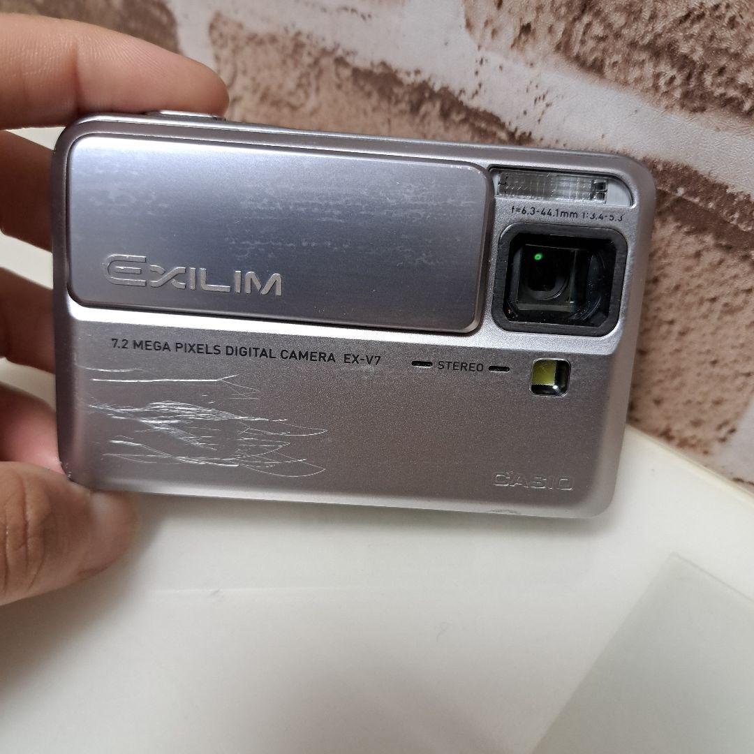 【未使用級】CASIO EX-V7 デジタルカメラ デジカメ バッテリー新品 ジャンク】CASIO EXILIM EX-V7 純正バッテリーNP-50付き - メルカリ