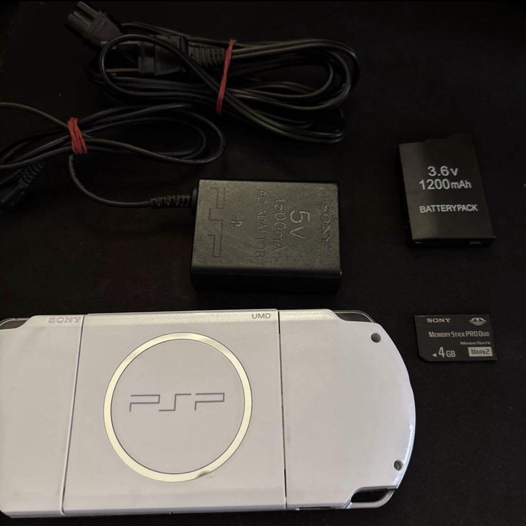 PSP 3000本体 ホワイト バッテリー・充電器付き