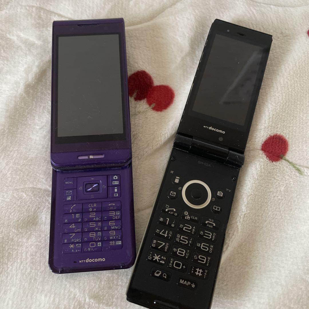 NTT docomo スライド式携帯電話 ブラック（ジャンク品） docomo 折りたたみ式携帯電話 2台セット スライド ガラケー