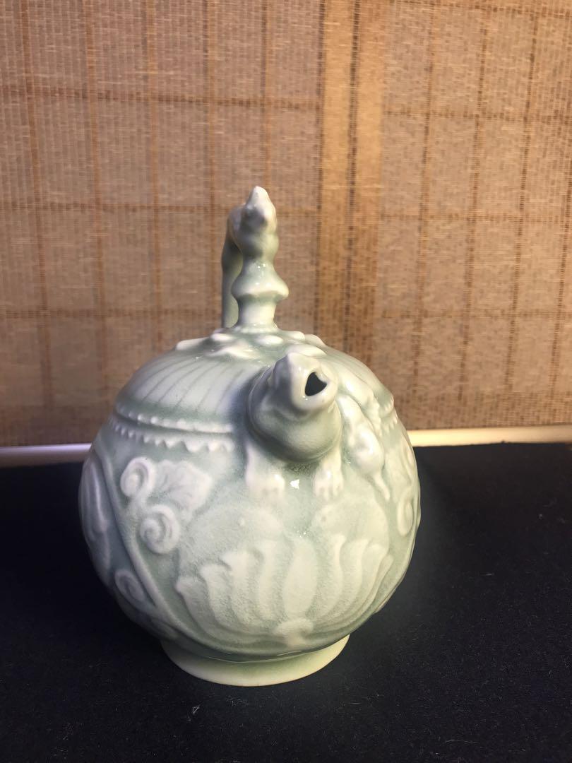 耀州窯 青磁逆流壺