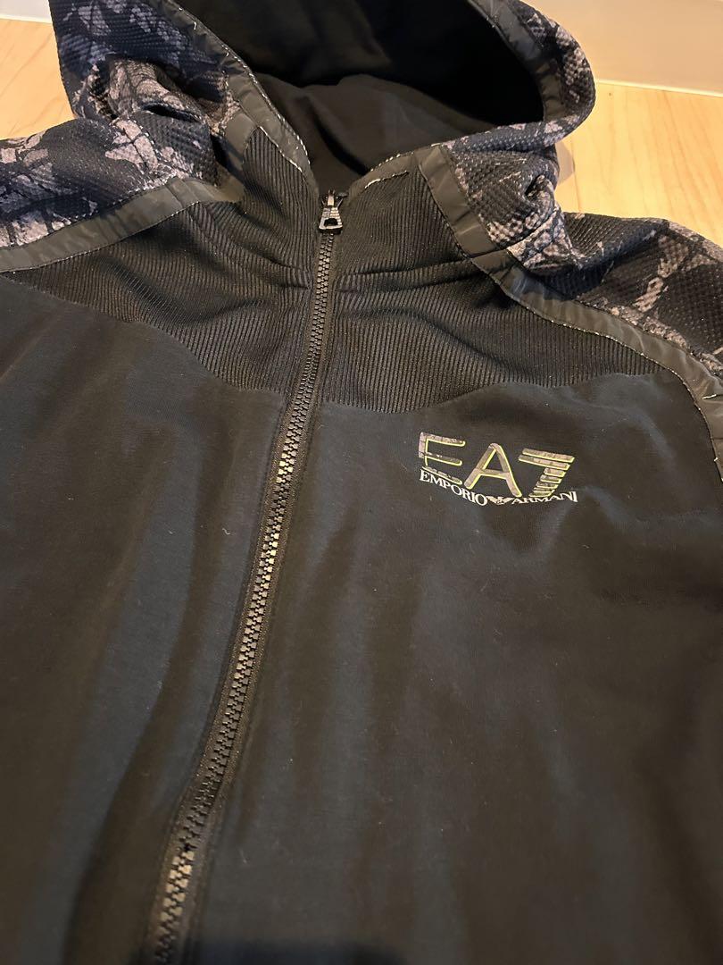 【NEW限定品】 EA7 フード付きジャケット ブラック サイズ L - メルカリ トップス